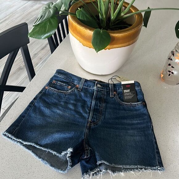 NWT Levi's Ribcage Denim Short Super High Rise Slim Through Hip Button Fly 28 - Picture 8 of 15